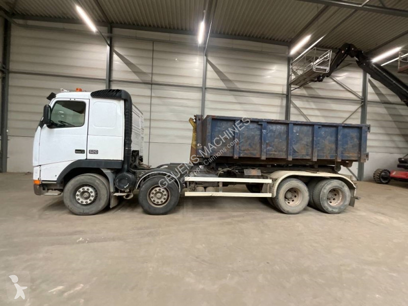 شاحنة Volvo 520 8X4