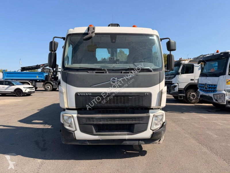 شاحنة Volvo 320