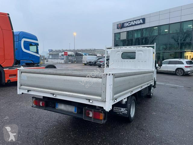 شاحنة Nissan CABSTAR