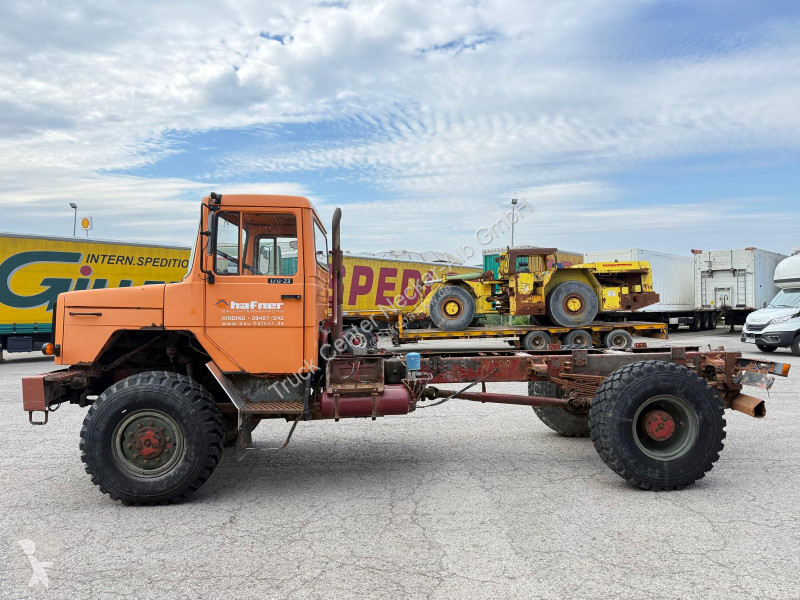 شاحنة Iveco   170-23 - Fahrgestell - V8 - nicht...