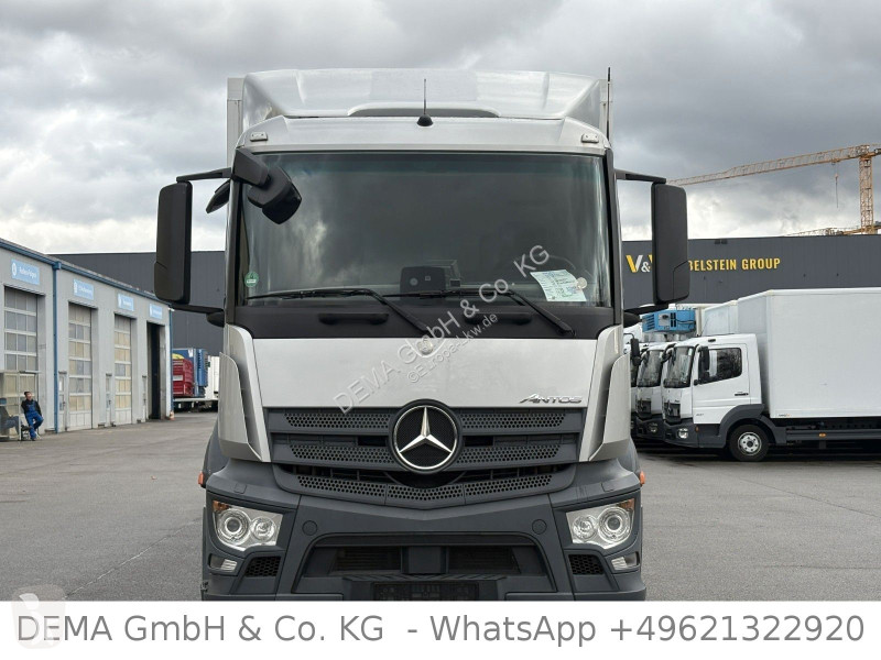 شاحنة Mercedes...