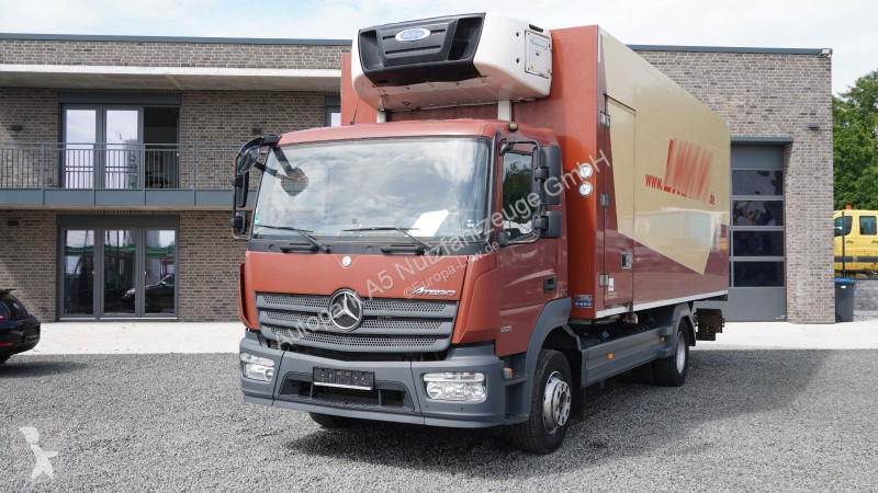 Camion Mercedes 1221 Kühlkoffer 3-Kammer...