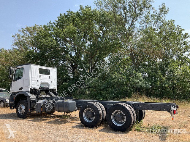 شاحنة Mercedes 5 3343 KN-GRND