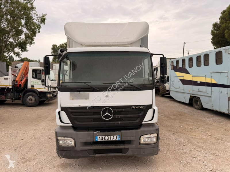 Kamion Mercedes 1829
