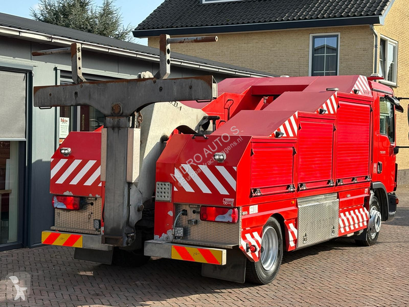 شاحنة MAN 8.220 8.220 TowTruck Abschlepwagen...