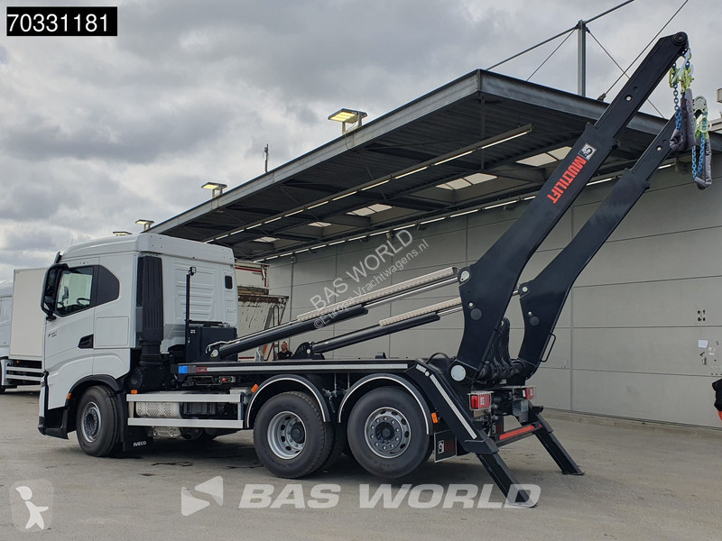 شاحنة Iveco XWay 530 6X2 NEW! Hiab FTR18...