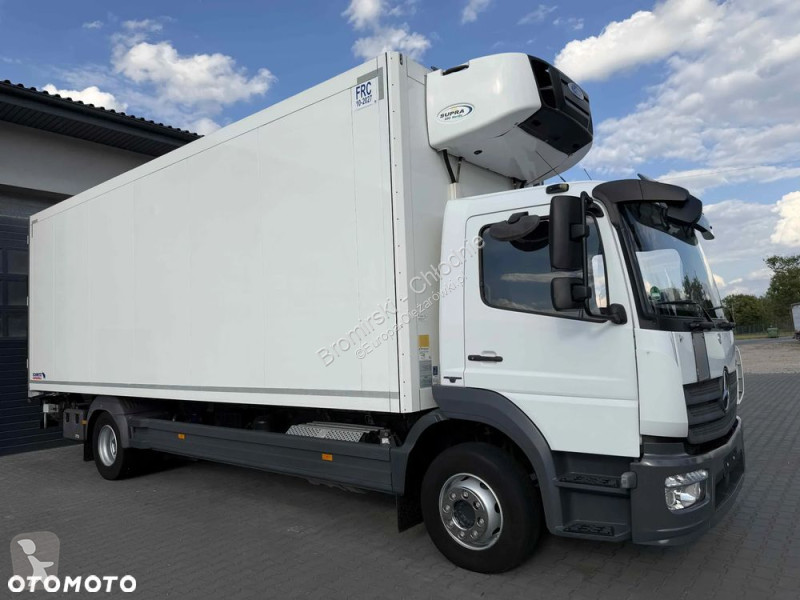 شاحنة Mercedes ATEGO CHŁODNIA SCHMITZ CARRIER...