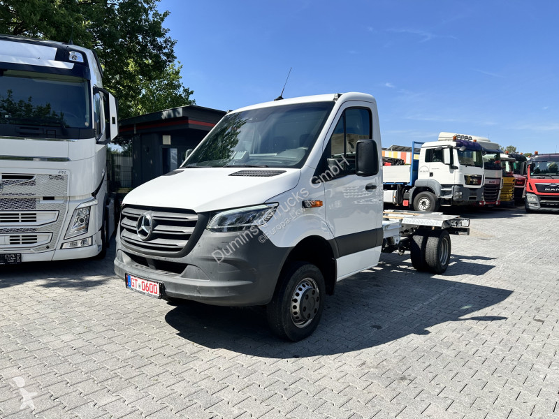 شاحنة Mercedes 516 CDI 4X4