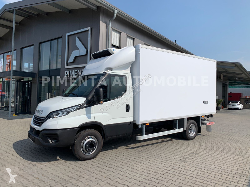 شاحنة Iveco 70C18A8P TK AUT LUFTF V500X...