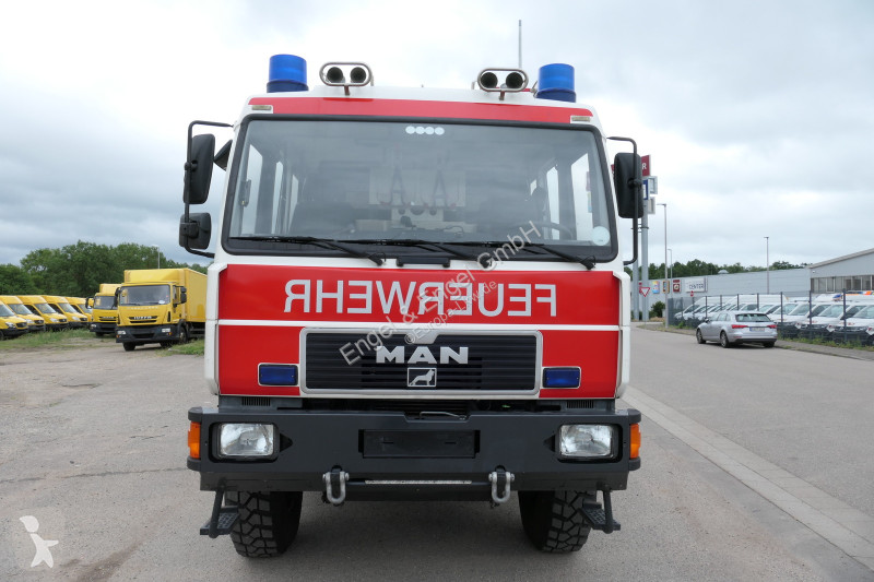 شاحنة MAN 10.224 DoKa LHF 16/12 4x4 Wassertank...