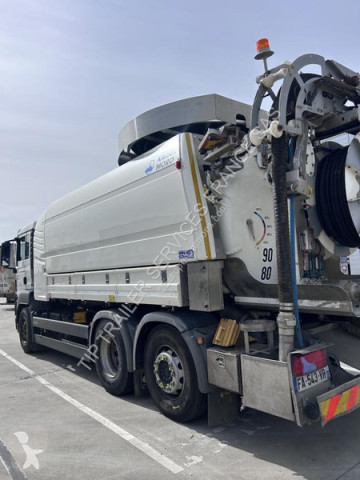 Camion aspirapolvere MAN