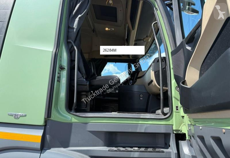 شاحنة Mercedes 2542
