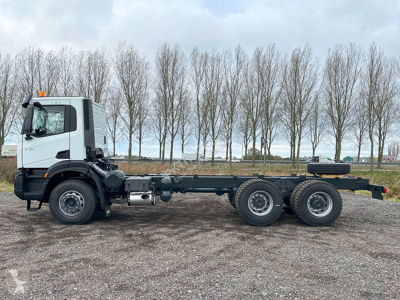 شاحنة Iveco AD380T43H-4500 AT Chassis Cabin (9...