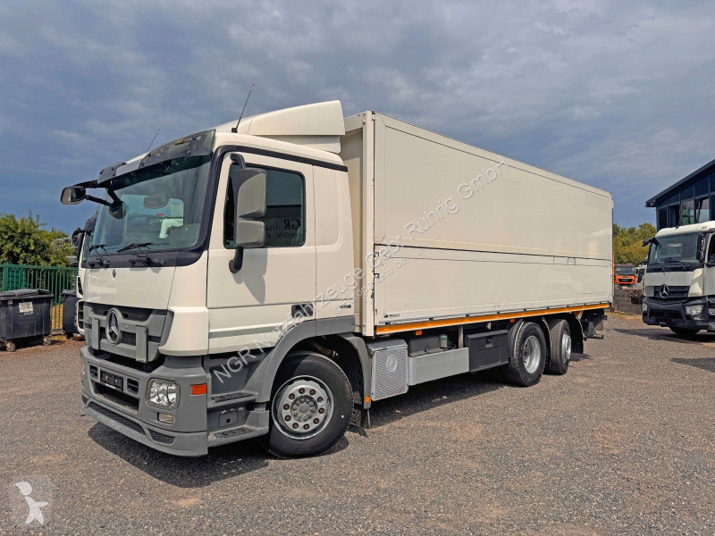 شاحنة Mercedes 2536 6x2 Getränkekoffer |...