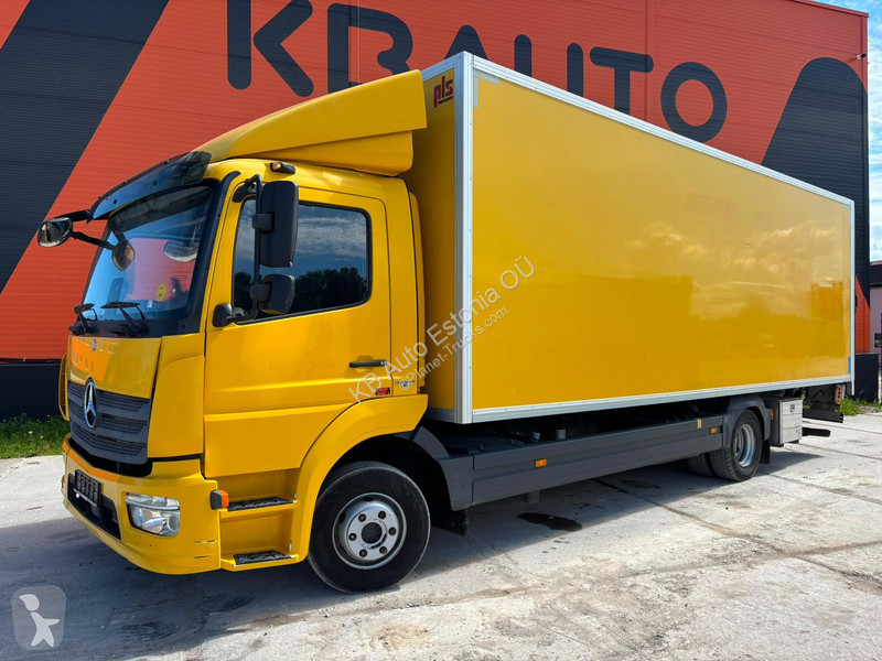 شاحنة Mercedes 1221 4x2