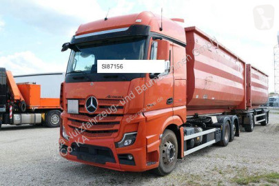 شاحنة ناقلة حاويات متعددة الأغراض Mercedes