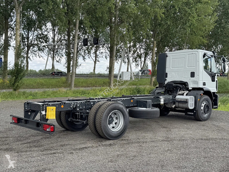 شاحنة Iveco EuroCargo 180 E28-4815 Chassis...