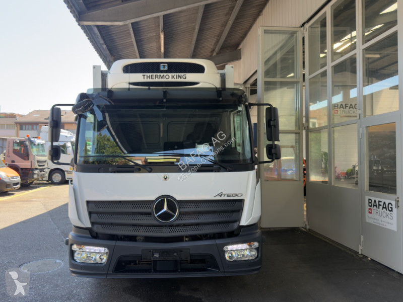 شاحنة Mercedes atego 1024