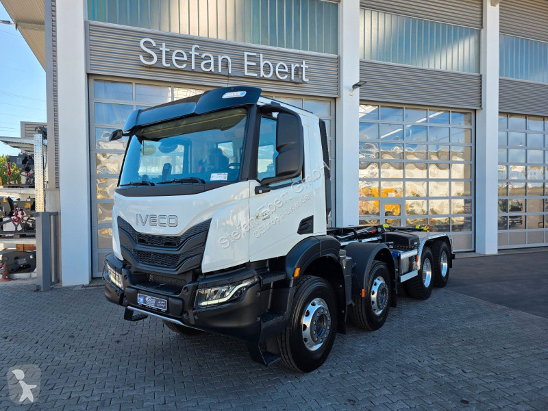 شاحنة Iveco XWay AD320X46BZ OFF 8x4 Hiab...