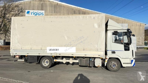 Iveco tautliner truck
