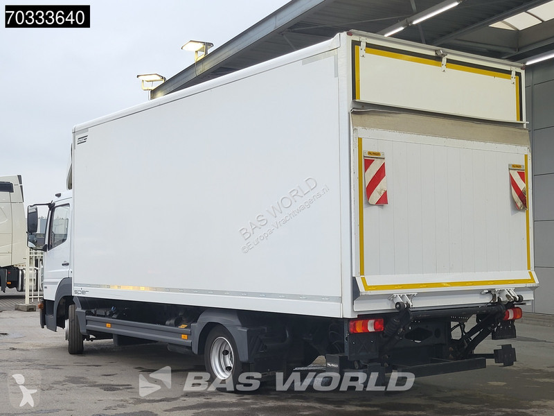 شاحنة Mercedes 816 4X2 8tonner 1000kg...