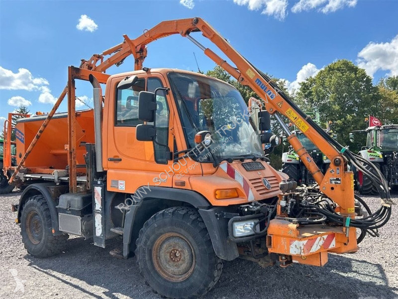Vehículo de limpieza viaria Unimog U 300 4x4 U...