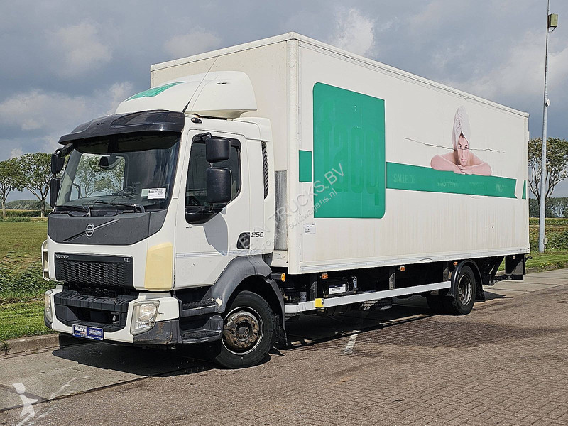 Camion Volvo 25012