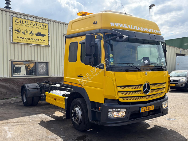 Camion Mercedes Chassis Cabine - Sleeping Cab -...
