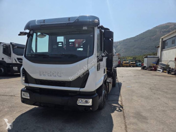 Camión trilateral Iveco