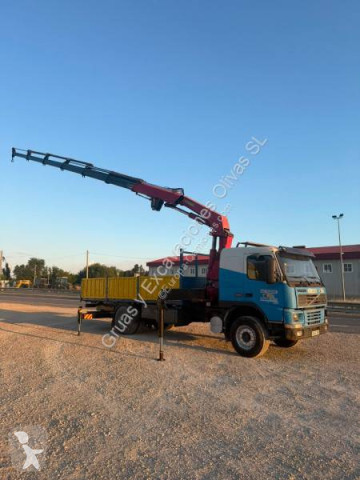 Camion plateau ridelles Volvo