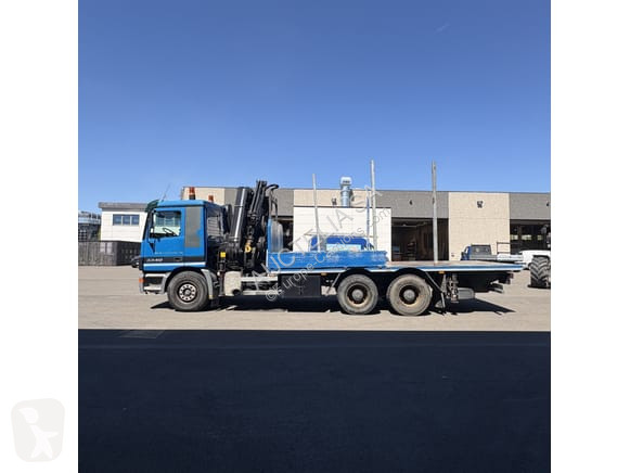 Vrachtwagen Mercedes 3340