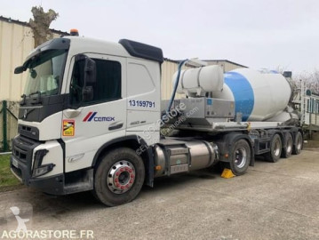 Camion béton toupie / Malaxeur