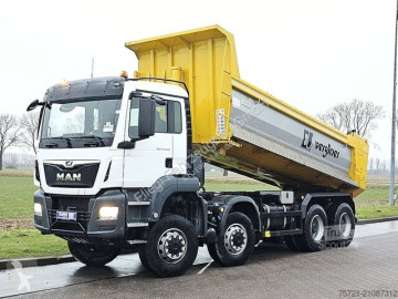 Vrachtwagen kipper