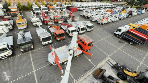 Vrachtwagen hoogwerker MAN