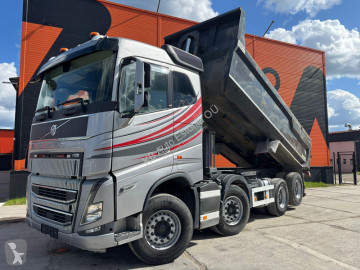 Vrachtwagen Volvo FH16 750 8x4 RETARDER / TANDEM AXLE LIFT / BOX L=5650 mm