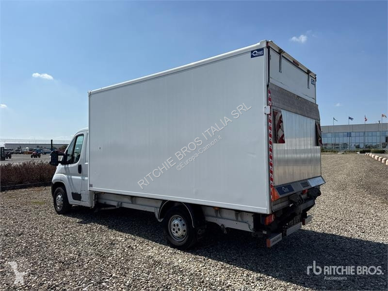 Vrachtwagen Opel 2.2