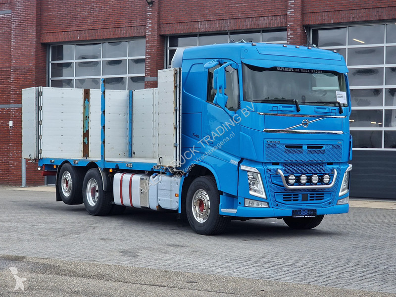 Camión Volvo 13540 6x2*4 - Platform with...