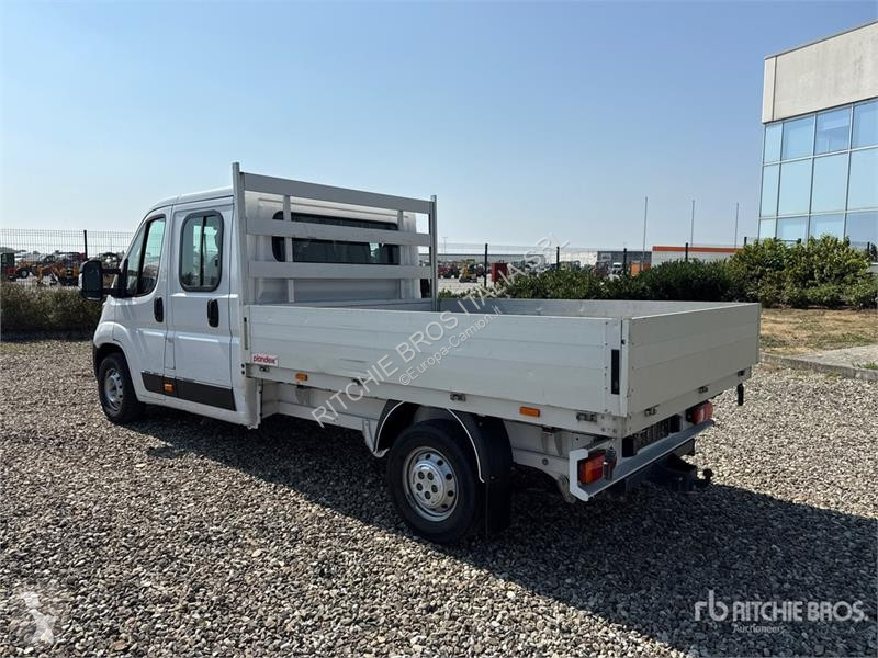 Camión Opel 2.2 103 KW DOKA Crew Cab Flatbed Truck