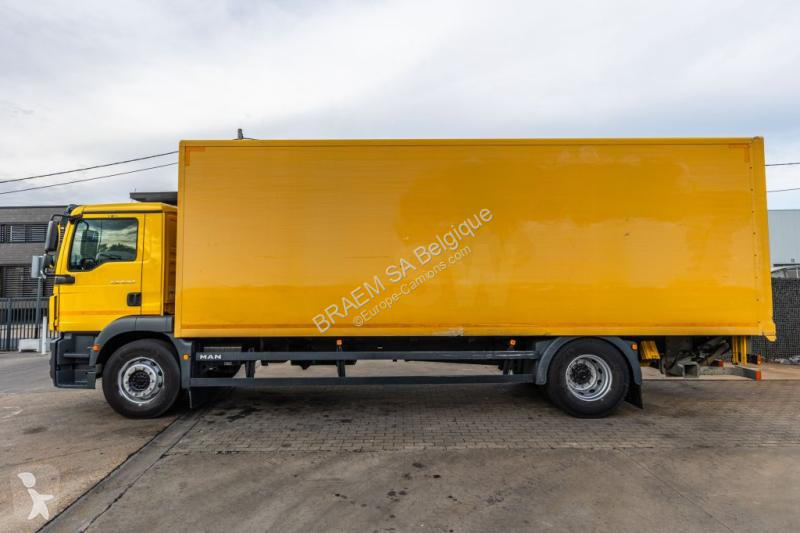 Camión MAN 18.250 BL + DHOLLANDIA 2T.