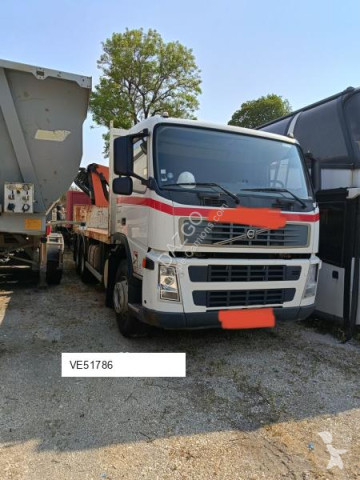 Camion plateau Volvo
