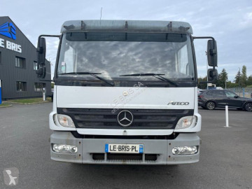 Camión plataforma estándar Mercedes