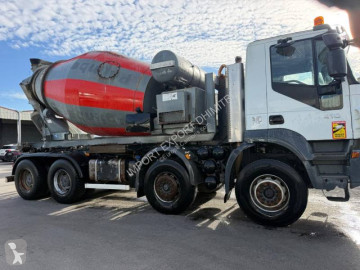 Вантажівка бетон бетоновоз / автобетонозмішувач Iveco