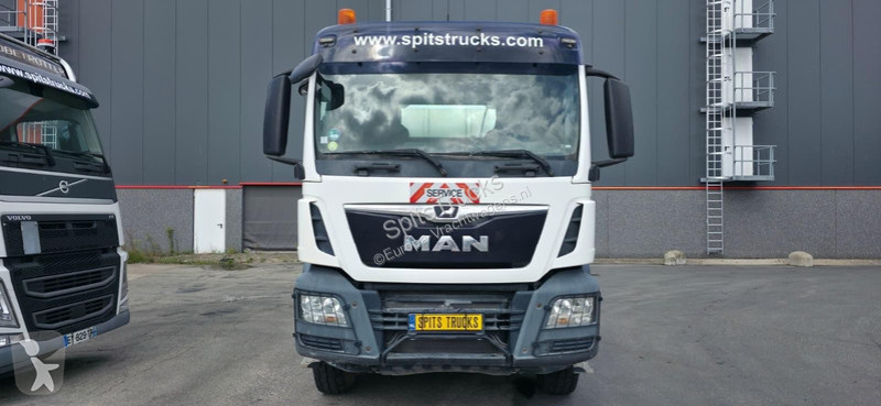 MAN 32.420 LIEBHERR + Refrigerator concrete