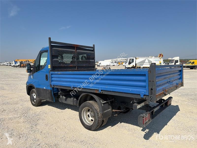 Camión Iveco 35C12 Dump Truck (Inoperable)