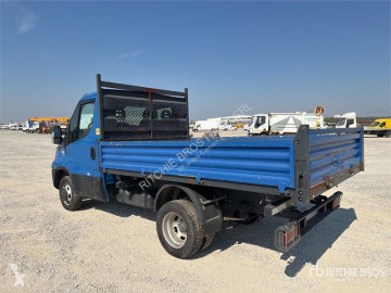 Camião basculante Iveco