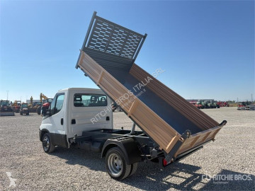 Con volquete Iveco