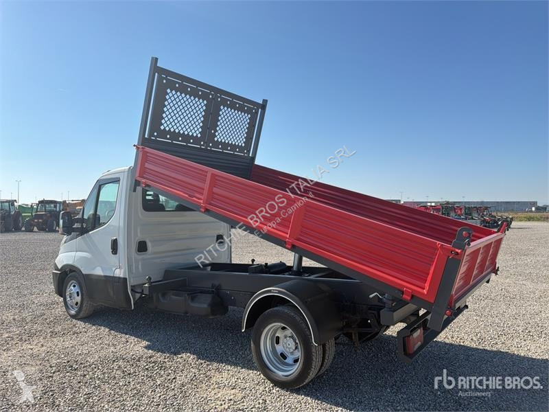 Furgoneta Iveco Dump Truck