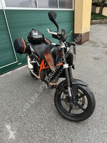 Kamion  690 DUKE