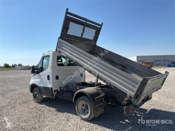 Con volquete Iveco