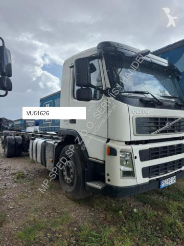 Camión chasis Volvo